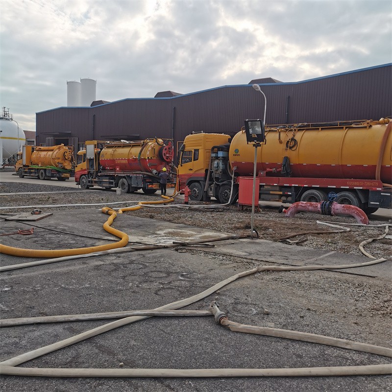 大观污水池清理